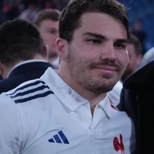 Antoine Dupont - L'équipe de France de rugby victorieuse face à l'Italie (73 - 24) lors du Tournoi des Six Nations à Rome, le 24 février 2025. 
© Laurent Lairys / PsnewZ / Bestimage