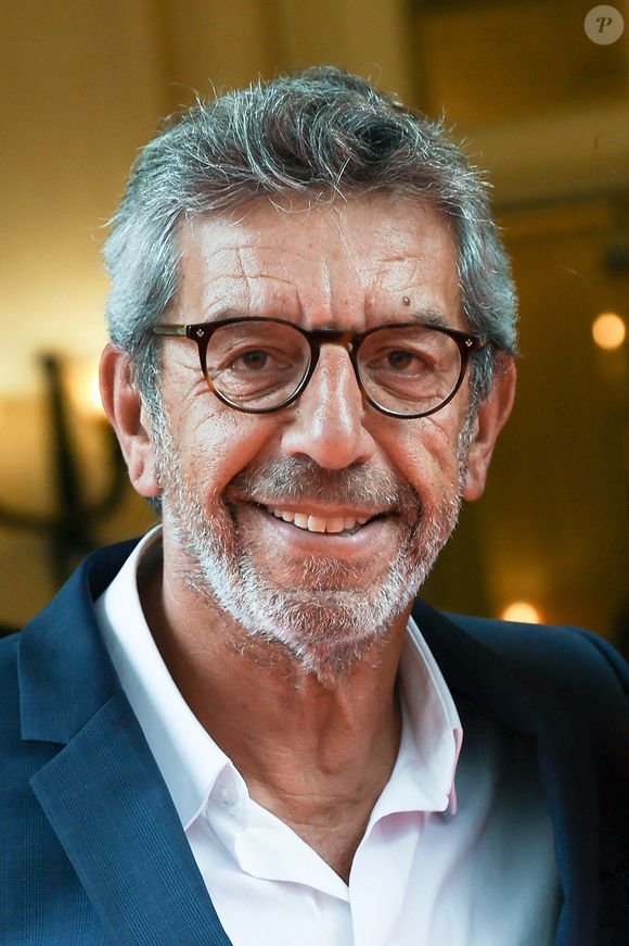 Michel Cymes participe au Gala de l'enfance 2023 à la Salle Gaveau à Paris le 19 juin 2023 à Paris, France. Photo par Nasser Berzane/ABACAPRESS.COM