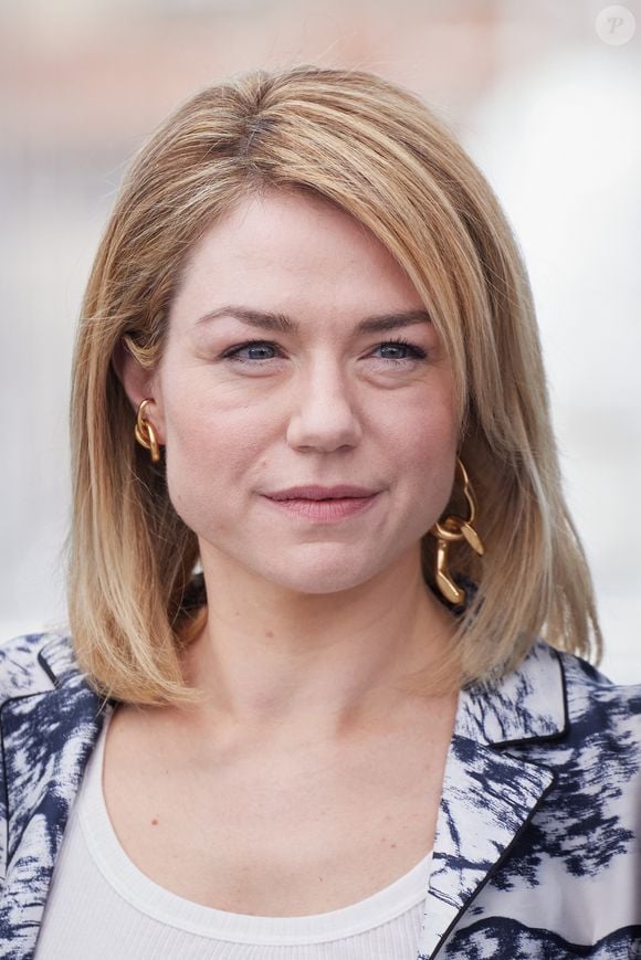 Emilie Dequenne au photocall du jury "Un Certain Regard" lors du 76ème Festival International du Film de Cannes, le 17 mai 2023.
© Dominique Jacovides/Cyril Moreau/Bestimage