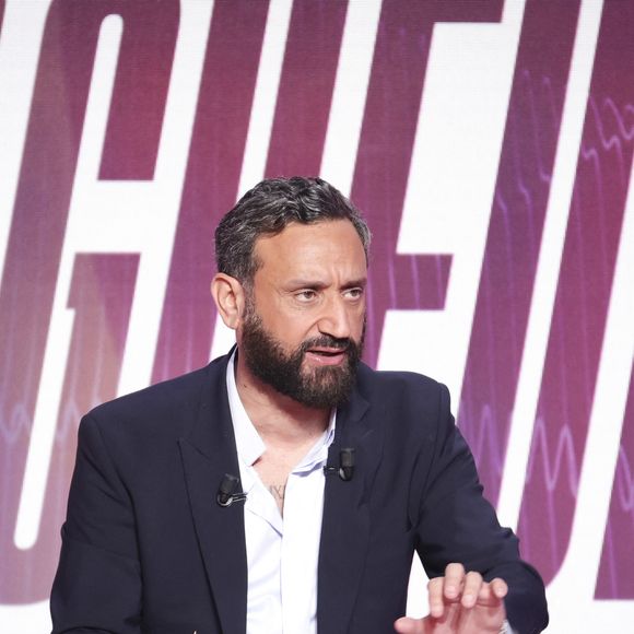 Exclusif - Cyril Hanouna, sur le plateau de l’émission « TPMP » présentée par C.Hanouna et diffusée en direct sur Youtube et sur toutes les box (SFR, FREE, Bouygues, MyCanal etc), Paris, France, le 10 mars 2025. © Jack Tribeca / Bestimage