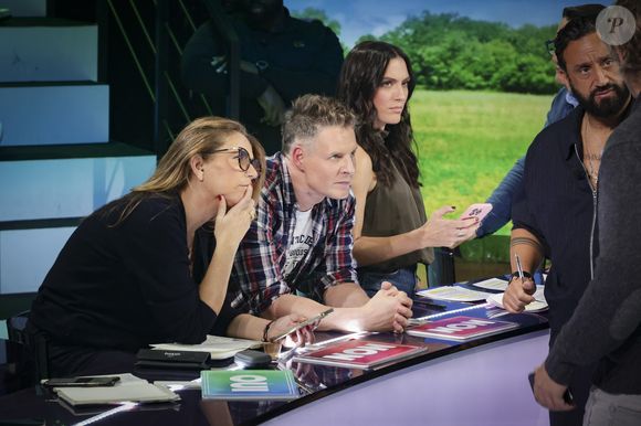 Exclusif - Valérie Benaim , Matthieu Delormeau, Shana Loustau, Cyril Hanouna, sur le plateau de  TBT9 présenté par C.Hanouna, et diffusé en direct sur W9, Paris, France, le 08 octobre 2025. © Jack Tribeca / Bestimage