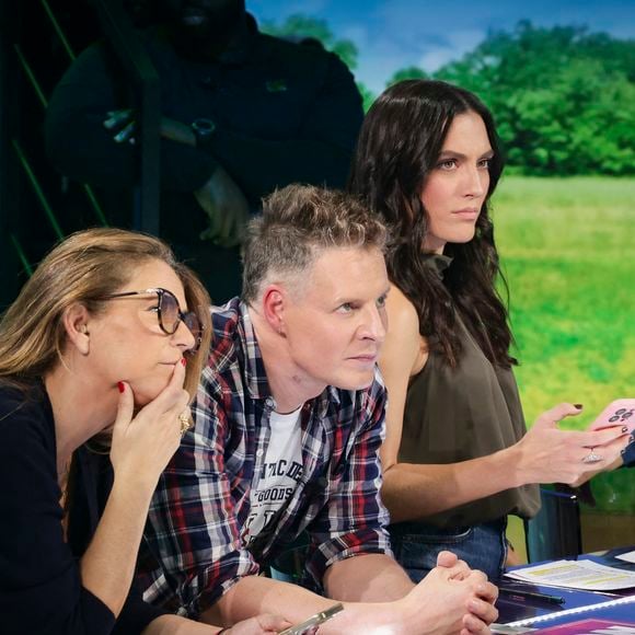 Exclusif - Valérie Benaim , Matthieu Delormeau, Shana Loustau, Cyril Hanouna, sur le plateau de  TBT9 présenté par C.Hanouna, et diffusé en direct sur W9, Paris, France, le 08 octobre 2025. © Jack Tribeca / Bestimage