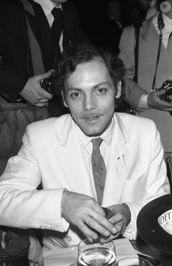 Archives - Patrick Dewaere - Les personnalités assistent à la générale du spectacle de Shirley MacLaine au Lido à Paris, le 25 avril 1979.
JEAN-CLAUDE WOESTELANDT / BESTIMAGE