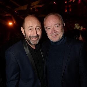 Exclusif  - Kad Merad et Olivier Baroux lors du dîner de la fondation ARC au restaurant de l'hôtel The Peninsula à Paris le 10 octobre 2016© Rachid Bellak / Bestimage