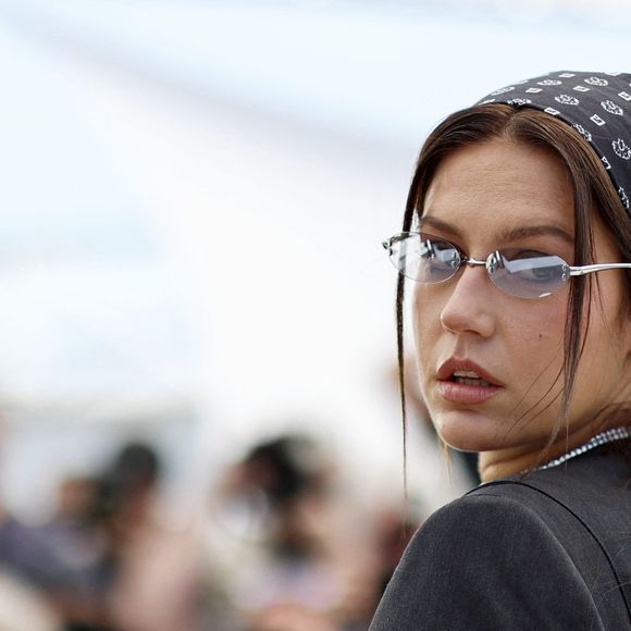 Longtemps détachée des soins complexes, l'actrice s'est convertie sur le tard à une routine de soin de la peau rigoureuse.

Adèle Exarchopoulos - Photocall du film "Garance" lors du 79ème Festival International du Film de Cannes, le 18 mai 2026.
© Jacovides/Moreau/Bestimage