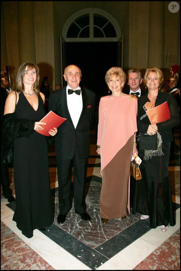 Hélène Carrère d'Encausse, son mari Louis et leurs filles Marina et Nathalie - Soirée de gala à Versailles en hommage à Maria Callas.