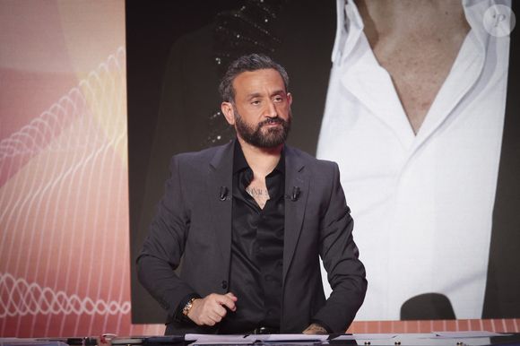 Exclusif - Cyril Hanouna, sur le plateau de l’émission « TPMP » présentée par C.Hanouna et diffusée en direct sur Youtube et sur toutes les box exceptée Bouygues (SFR, FREE, MyCanal etc), Paris, France, le 03 mars 2025. © Jack Tribeca / Bestimage
