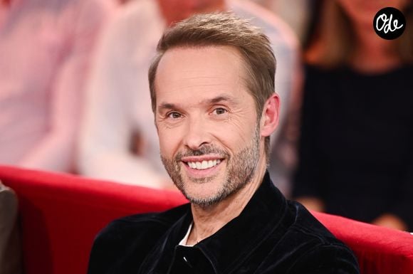 que Damien Thévenot continuerait de faire partie des visages de France Télévisions et que "d’autres projets" étaient prévus pour l’animateur.

Exclusif - Damien Thevenot lors de l'enregistrement de l'émission Vivement Dimanche, au studio Rive gauche, à Paris, France, le 22 octobre 2025, présentée par M.Drucker, diffusée sur France 3 le 16 novembre 2025. © Guillaume Gaffiot/Bestimage
