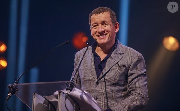 "Avec cinq enfants de ‘lits différents’ selon cette atroce expression de notaire, c’était important de me questionner sur ce que je leur léguerais" 
Dany Boon -  Première cérémonie des "Auguste de l'humour"  récompensant les spectacles de stand up comedy et les performances humoristiques, à la salle "Nouveau Siècle" à Lille, dans le nord de la France, le 3 février 2025. 8 prix ont été attribués dont les révélations vidéo-web, scénique, réseaux sociaux, le spectacle de l'année ou encore un prix d'honneur. Des statuettes nommées « Smile » ont été spécialement réalisées, par un sculpteur pop-art, dont le nom d'artiste est aussi Auguste. © Stéphane Vansteenkiste/Bestimage