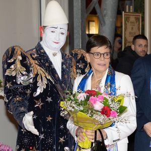 "Se déroulant sous le mythique chapiteau de Fontvieille, il offre un spectacle éblouissant où s’enchaînent acrobaties, numéros de dressage, jonglerie et clowns légendaires, contribuant à perpétuer la magie du cirque traditionnel", précise le site officiel du Festival.

S.A.S. la princesse Stéphanie de Monaco assiste à l'ouverture du 48e Festival international du cirque de Monte-Carlo, à Monaco, le 16 janvier 2026. © Olivier Huitel/Poo Monaco/Bestimage