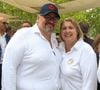 Car David Le Quellec est lui aussi connu dans le milieu culinaire.
Les Chefs à Saint-Tropez fêtent les producteurs 2025 - Inauguration de la 5e édition, les Chefs et les producteurs se retrouvent sur la place des Lices à Saint-Tropez, le 3 mai 2025. La Cheffe Stéphanie Le Quellec et son mari David Le Quellec. ©Jean-Marc Lhomer / Bestimage.