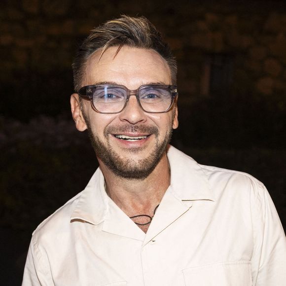 Jeanfi s’est défendu : il n’avait jamais dit tout cela et assure bien s’entendre avec tout le monde, sauf quelques tensions passagères.

Exclusif - Jean-Philippe Janssens (Jeanfi Janssens) lors du spectacle "Les gros patinent bien" au théâtre de Verdure lors du 41ème Festival de Ramatuelle ( qui fête ses 40 ans) le 10 août 2025. 

© Cyril Bruneau / Bestimage