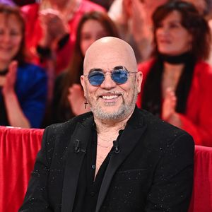 Pascal Obispo est revenu sur le générique de la série "Sous le Soleil".

Pascal Obispo - Enregistrement de l'émission Vivement dimanche présentée par Michel Drucker au studio Rive Gauche. © Guillaume Gaffiot/Bestimage
