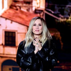Exclusif - Lara Fabian lors de l'enregistrement de l'émission "La chanson secrète N°14", présentée par N.Aliagas et diffusée le 26 décembre sur TF1, consacrée à Lara Fabian à Paris le 10 décembre 2025. © Jacovides-Moreau/Bestimage