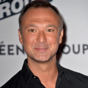 Le 31 décembre dernier, il présentait le tout dernier numéro du "Téléshopping".

Alexandre Devoise - Conférence de rentrée du Groupe NRJ au théâtre des Folies Bergère à Paris, le 16 septembre 2019. © Veeren/Bestimage