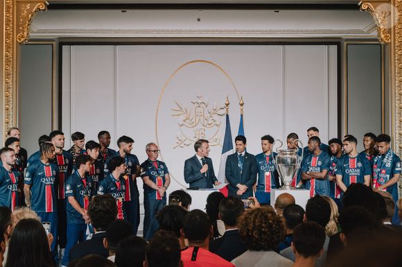 Nasser al-Khelaïfi, Marquinhos - Emmanuel Macron, président de la République Française, reçoit les joueurs du PSG à l'Elysée après leur victoire historique (5-0) en finale de la Ligue Des Champions 2025. Paris, le 1er juin 2025.
© Mathilde Mazars / Pool / Bestimage