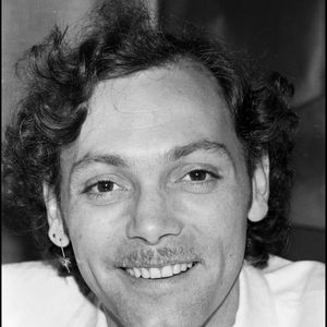 De son côté, sa mère est également rongée par de multiples addictions.

Archives : Patrick Dewaere au Festival de Cannes en 1977. @ANGELI-RINDOFF / BESTIMAGE