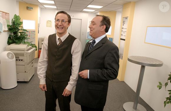 Gérard Chaillou et Alexandre Pesle dans "Caméra Café" en 2003.

Photo : JLPPA / Bestimage