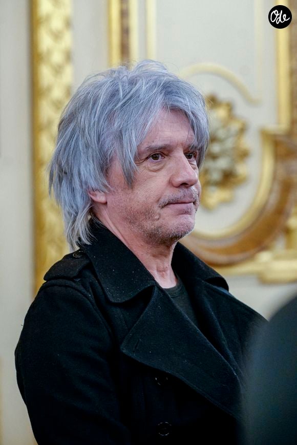 Ce dimanche 27 septembre 2026, le chanteur d’Indochine a participé à la célèbre Paris-Versailles, une course de 16,2 kilomètres organisée par Paris-Versailles Association

Dan Ohlmann, fondateur du musée Cinéma et Miniature, dans le Vieux-Lyon, reçoit la médaille de la ville en présence de son ami Nicola Sirkis le 6 février 2025. © Sandrine Thesillat / PsnewZ / Bestimage