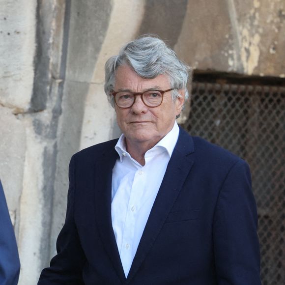 y compris Jean-Louis Borloo

Jean-Louis Borloo - Obsèques de Nathalie Baye en l'église Saint-Sulpice à Paris le 24 avril 2026. © Dominique Jacovides - Coadic Guirec / Bestimage