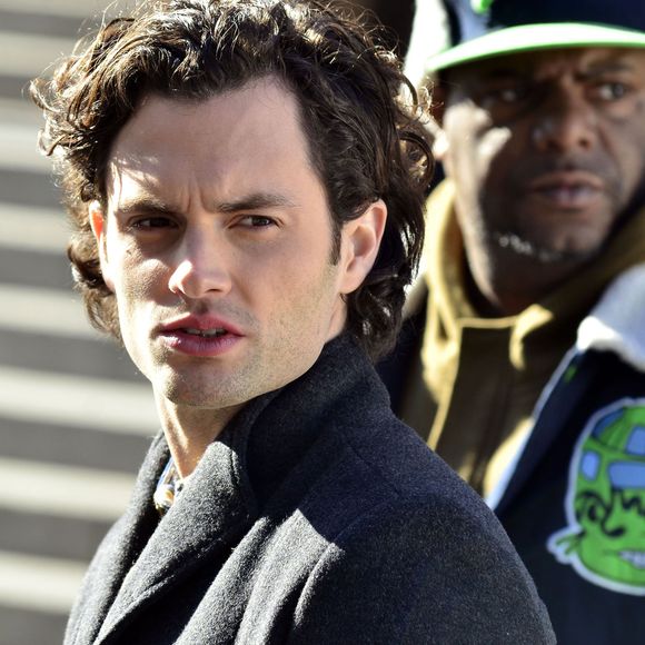Penn Badgley sur le tournage de Gossip Girl à New York le 6 février 2012.
