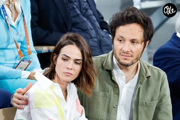 Le chanteur Vianney et sa femme Catherine Robert en tribunes lors des Internationaux de France de Tennis de Roland Garros 2025, à Paris, France, le 6 juin 2025. © Jacovides-Moreau/Bestimage