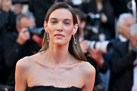 Charlotte Cardin assiste à la projection de "The Mastermind" au 78ème Festival de Cannes à Cannes, France, le 23 mai 2025. Photo de Julien Reynaud/APS-Medias/ABACAPRESS.COM