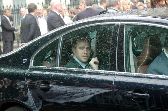 Son entreprise à plus de 12 ans d'existence et continue à bien fonctionner. 

Gary Roland quittant après le service funéraire de son père commentateur de football Thierry Roland à l'église Sainte-Clotilde à Paris, France le 21 Juin 2012. Roland est décédé à l'âge de 74 ans le 18 juin 2012 après avoir subi un accident vasculaire cérébral. Photo d'Alain Apaydin/ABACAPRESS.COM