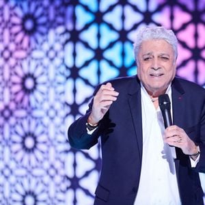 Exclusif - Enrico Macias - Enregistrement de l'émission "La grande soirée du 31 à Fontainebleau" au Château de Fontainebleau, diffusée le 31 décembre 2022 sur France 2. © Cyril Moreau-Tiziano Da Silva / Bestimage