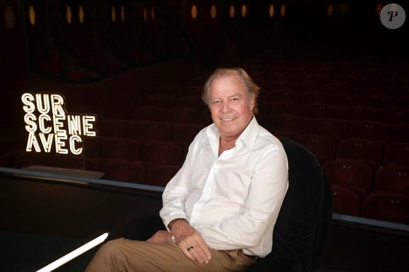 Légende : Exclusif - Michel Leeb lors du tournage de "Sur Scène Avec" à Paris, France, le 25 octobre 2024. © Jack Tribeca /Bestimage