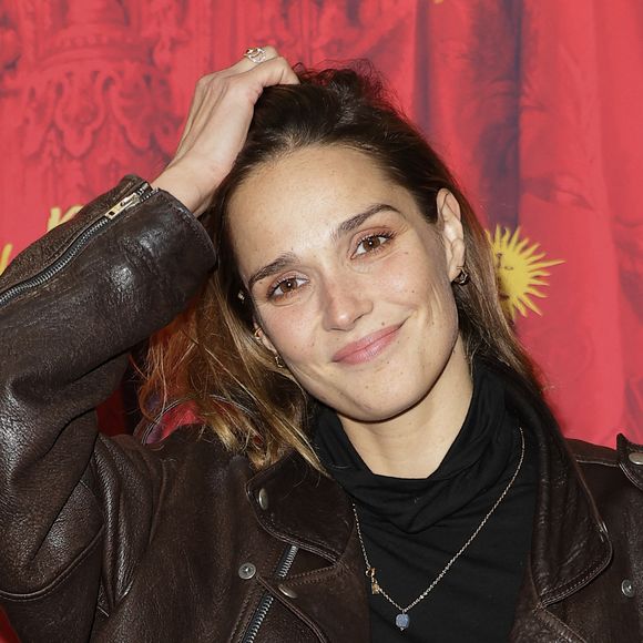 Exclusif - Camille Lou lors de la générale du spectacle "Le roi soleil" au Dôme de Paris le 9 décembre 2025.

© Coadic Guirec / Bestimage