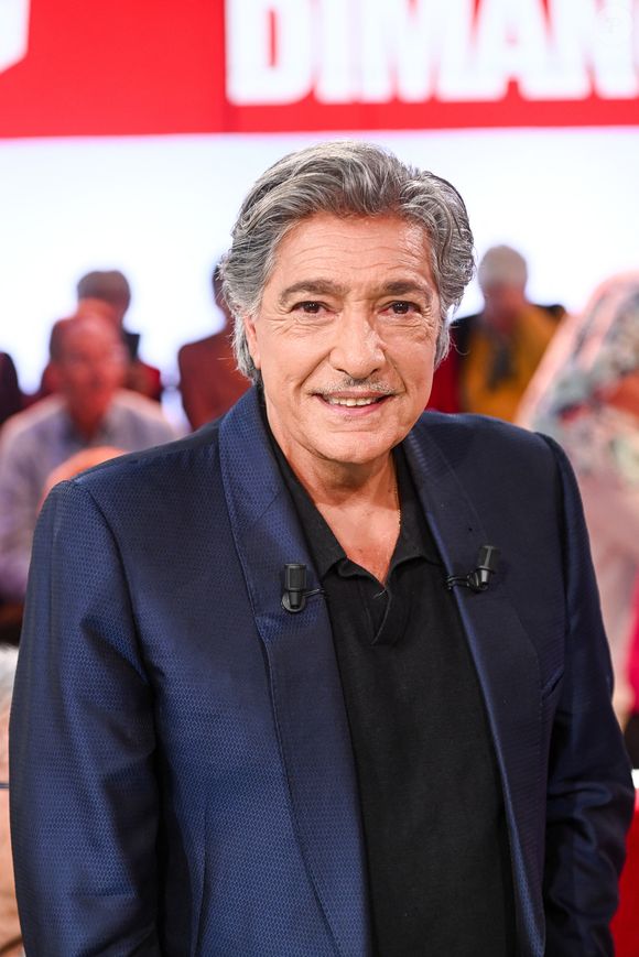 Exclusif - Frédéric François lors de l'enregistrement de l'émission Vivement dimanche présentée par M.Drucker aux studios Rive Gauche, à Paris, France, le 1er octobre 2025. Diffusion sur France 3 le 9 novembre 2025. © Guillaume Gaffiot/Bestimage