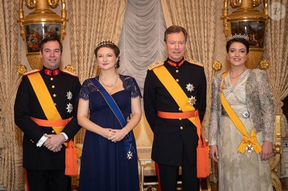 Le prince Guillaume, la princesse Alexandra, le grand-duc Henri de Luxembourg et la comtesse Stéphanie de Lannoy, grande-duchesse héritière de Luxembourg (enceinte)  - Le grand-duc Henri de Luxembourg, la princesse Alexandra, le prince Guillaume et la comtesse Stéphanie de Lannoy, grande-duchesse héritière de Luxembourg (enceinte) , assistent à la réception du Nouvel an au Palais grand-ducal à Luxembourg, le 16 janvier 2020. @Dana Press / Bestimage