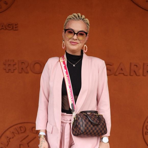 Katrina Patchett au village (session du soir) lors des Internationaux de France de Tennis de Roland Garros 2025, à Paris, France, le 4 Juin 2025. © Jacovides-Moreau/Bestimage