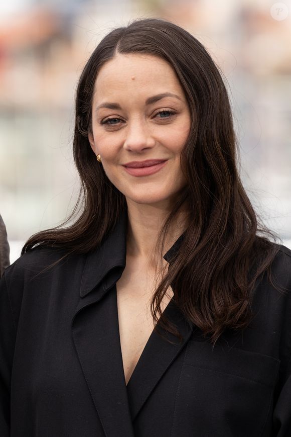 Marion Cotillard au photocall du film "Karma" lors du 79ème Festival International du Film de Cannes, France, le 16 mai 2026. © Jacovides-Moreau/Bestimage