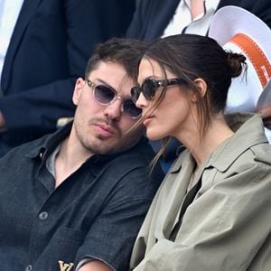 Antoine Dupont et Iris Mittenaere sont vus dans les gradins de Roland Garros le 08 juin 2025 à Paris, France. Photo by ABACAPRESS.COM