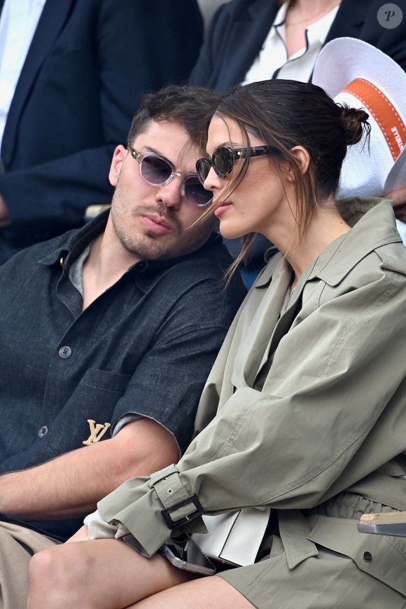 Antoine Dupont et Iris Mittenaere sont vus dans les gradins de Roland Garros le 08 juin 2025 à Paris, France. Photo by ABACAPRESS.COM