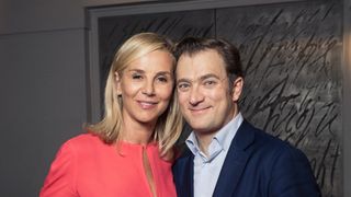 "Il est si bien là-bas qu'il ne veut pas revenir" : Eliott, le fils de Laurence Ferrari et Renaud Capuçon, vit "loin de la vie parisienne"