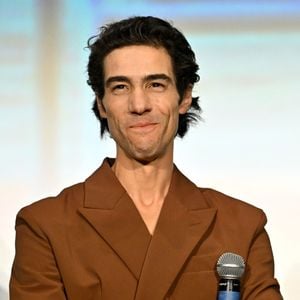 Tahar Rahim pour le film "Monsieur Aznavour" lors de la soirée de clôture de la 6ème édition du festival Cinéroman au cinéma Pathé Gare du Sud, à Nice, France, le 5 octobre 2024.
© Bebert-Jacovides/Bestimage
