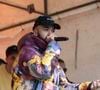 Big Flo et Oli ont également chanté en l'honneur de l'artiste décédé des suites d'une tumeur au cerveau.
Oli à l'hommage au chanteur Naâman, sur la place rebaptisée à son nom à Dieppe, le 23 février 2025.
Photo : Florian Savina / Bestimage