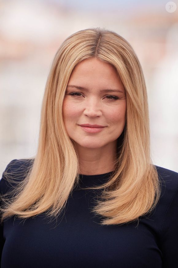 Virginie Efira (enceinte) au photocall du film "Rien à perdre" (Un certain regard) lors du 76ème Festival International du Film de Cannes, le 26 mai 2023. 
© Jacovides / Moreau / Bestimage