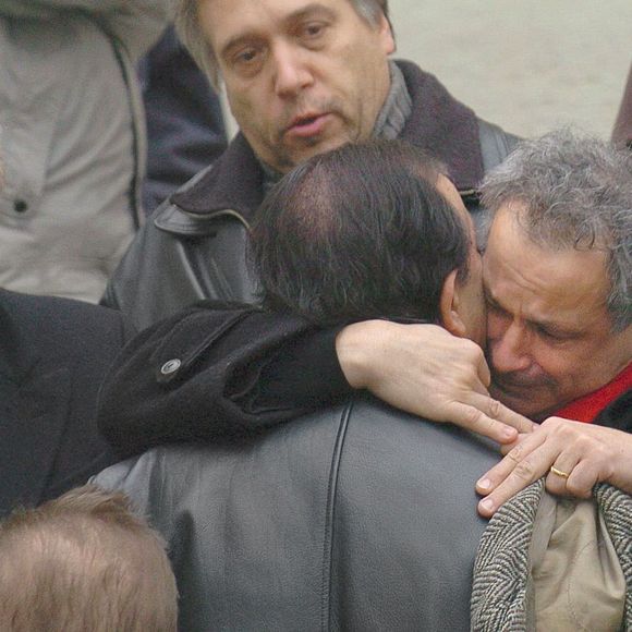 Les acteurs français André Dussollier, Roland Giraud et Francis Perrin quittent l'église St-Roch à Paris, France, le 3 février 2005, après une messe pour rendre un dernier hommage à l'acteur français Jacques Villeret décédé vendredi dernier. Photo par Bruno Klein/ABACA.