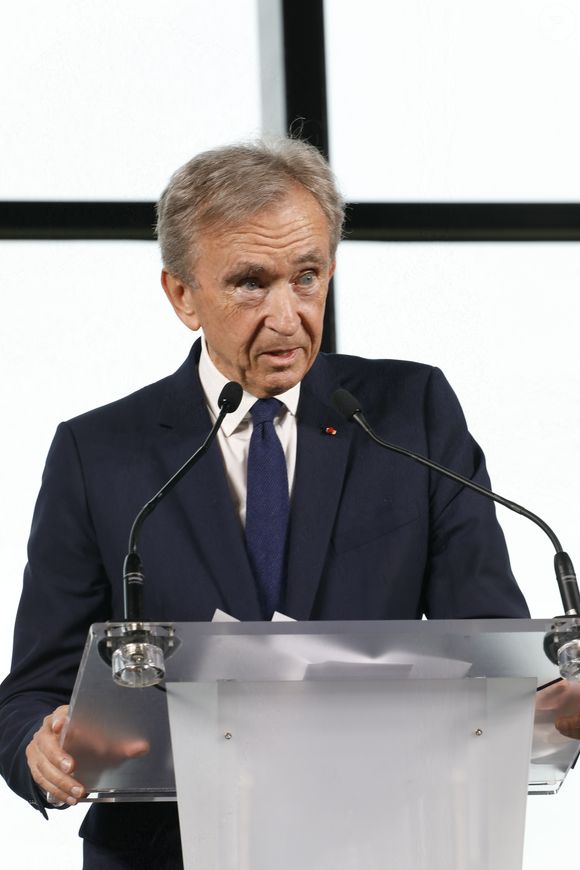 Bernard Arnault - LVMH devient Partenaire Premium des Jeux Olympiques et Paralympiques de Paris 2024 et apportera son excellence créative et ses savoir-faire aux différents temps forts de célébration des Jeux Olympiques et Paralympiques de Paris 2024 au Grand Palais Éphémère à Paris le 24 juillet 2023. © Marc Ausset-Lacroix/Bestimage