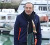 Installé dans un village de 200 habitants tout près d'Uzès, Patrick Timsit a trouvé son "petit refuge", ressentant le besoin de s'y "inventer des racines".

Patrick Timsit - Photocall du film "Les disparues de la gare" projeté en ouverture du Festival de la fiction TV de La Rochelle le 16 septembre 2025.

© Denis Guignebourg / Bestimage