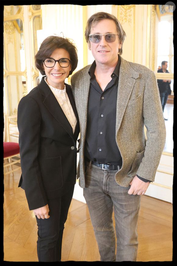 Rachida Dati, ministre de la Culture, remet à Fabrice Di Falco, chanteur lyrique et fondateur du concours Voix des Outre mer, les insignes de Chevalier de l'Ordre des Arts et Lettres. Paris, Ministère de la Culture, salon des Maréchaux le 3 mars 2025. Sur la photo : Thomas Dutronc, Rachida Dati. © Alain Guizard / Bestimage