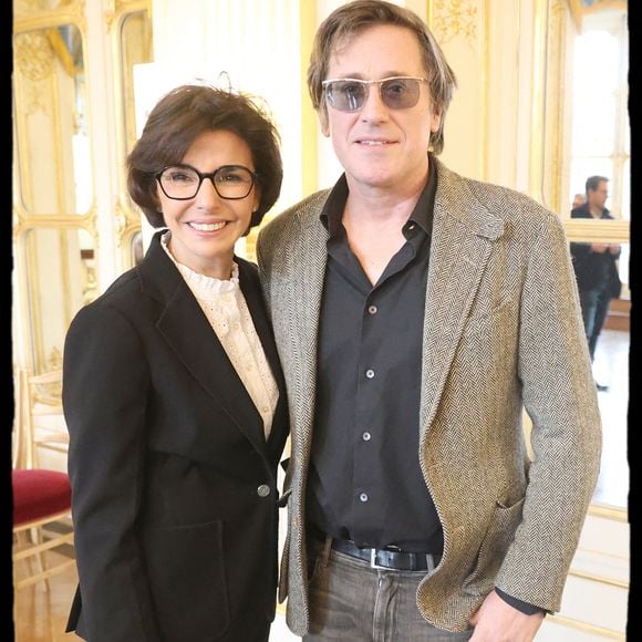 Rachida Dati, ministre de la Culture, remet à Fabrice Di Falco, chanteur lyrique et fondateur du concours Voix des Outre mer, les insignes de Chevalier de l'Ordre des Arts et Lettres. Paris, Ministère de la Culture, salon des Maréchaux le 3 mars 2025. Sur la photo : Thomas Dutronc, Rachida Dati. © Alain Guizard / Bestimage