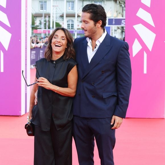 Florence Foresti et Alexandre Kominek ont 16 ans de différence d'âge

Florence Foresti et son compagnon Alexandre Kominek à la première du film 'Nouvelle Vague' lors du 51éme Festival du cinéma Américain de Deauville le 12 Septembre 2025. © Denis Guignebourg/Bestimage