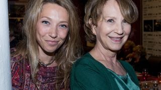 "On ne pouvait pas le dire" : Laura Smet lève le voile sur le véritable état de sa mère Nathalie Baye deux ans avant son départ