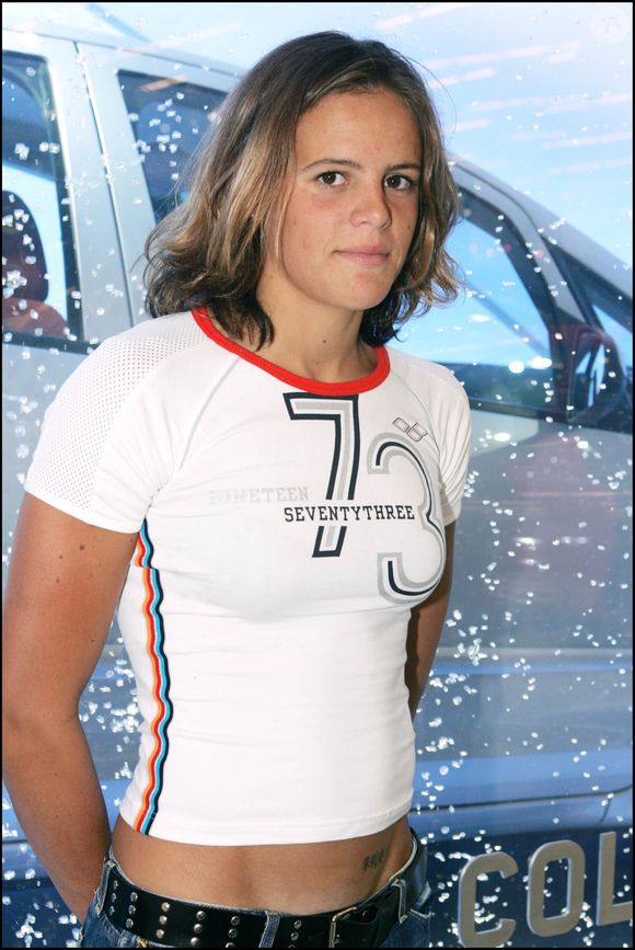 Laure Manaudou, à l'ouverture du salon mondial de l'automobile 2004 à Paris.

AGENCE / BESTIMAGE