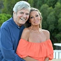 A 91 ans, ce grand acteur français, rival d'Alain Delon, installé avec sa femme de 22 ans sa cadette à quelques kilomètres de Cannes